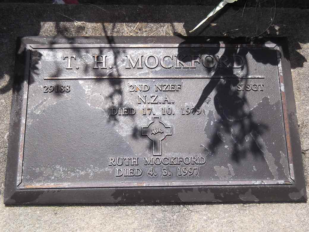 Photo of headstones/Thomas Henry Mockford d 1979 hdstn Dunedin